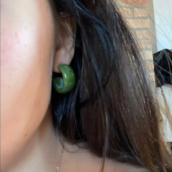 5/$35 🌙 Minimalist Jade Amethyst Citrine Tone Acrylic Huggie Hoop Earrings |NWT - Picture 9 of 17